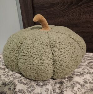 Pumpkin Pillow. Green.